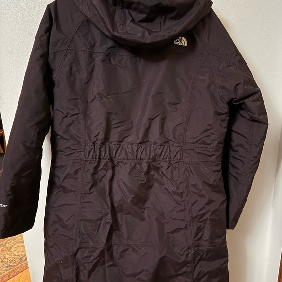 The North Face Women's Burgundy Jacket - Picture 4 of 6